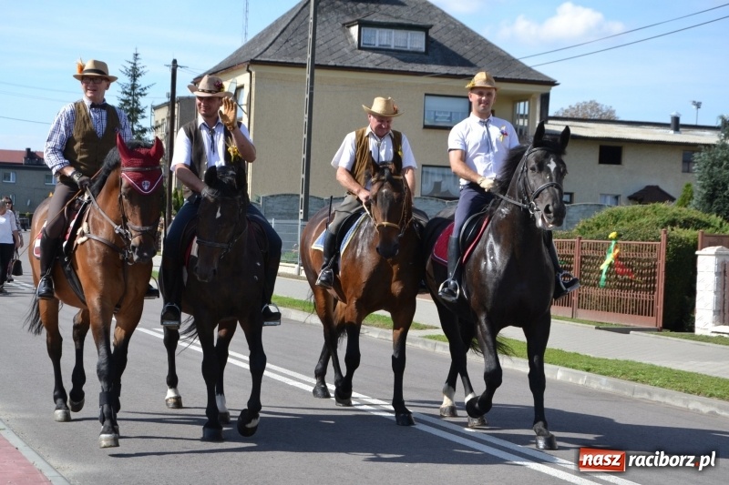 Zdjęcie w galerii na portalu naszraciborz.pl: Słoneczny patrol i delegacja z NFZ na dożynkach w Bieńkowicach  wiadomości z regionu