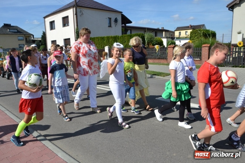 Zdjęcie w galerii na portalu naszraciborz.pl: Słoneczny patrol i delegacja z NFZ na dożynkach w Bieńkowicach  wiadomości z regionu