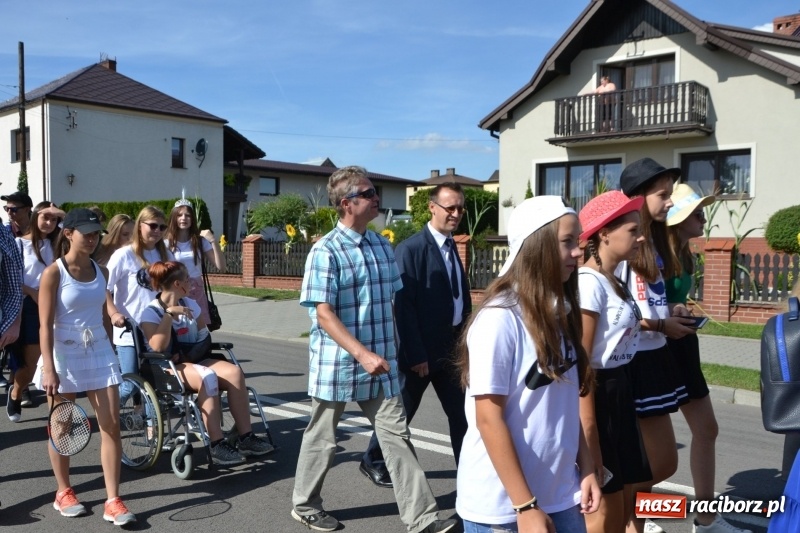 Zdjęcie w galerii na portalu naszraciborz.pl: Słoneczny patrol i delegacja z NFZ na dożynkach w Bieńkowicach  wiadomości z regionu