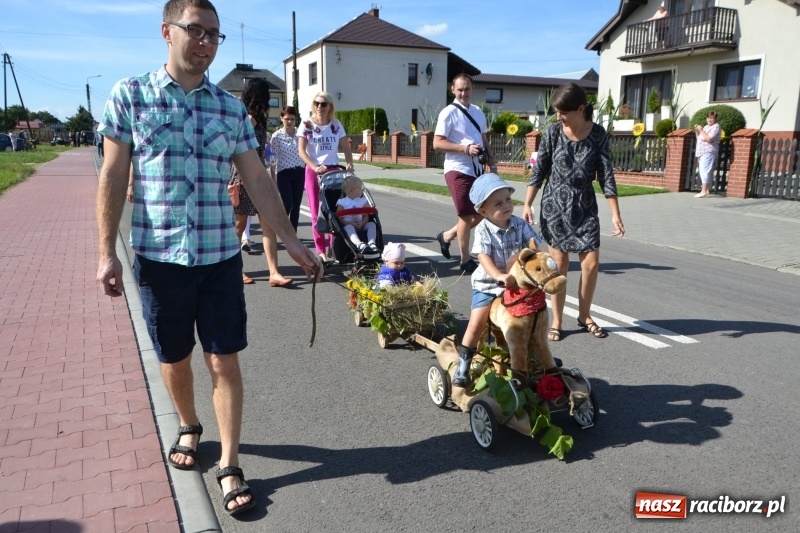 Zdjęcie w galerii na portalu naszraciborz.pl: Słoneczny patrol i delegacja z NFZ na dożynkach w Bieńkowicach  wiadomości z regionu