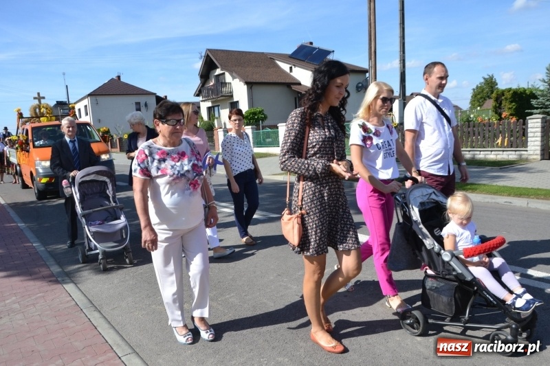 Zdjęcie w galerii na portalu naszraciborz.pl: Słoneczny patrol i delegacja z NFZ na dożynkach w Bieńkowicach  wiadomości z regionu