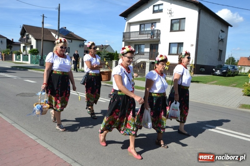 Zdjęcie w galerii na portalu naszraciborz.pl: Słoneczny patrol i delegacja z NFZ na dożynkach w Bieńkowicach  wiadomości z regionu