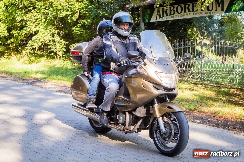 Zdjęcie w galerii na portalu naszraciborz.pl: Motocyklowe Nieszpory Dziękczynne w Pietrowicach Wielkich wiadomości z regionu