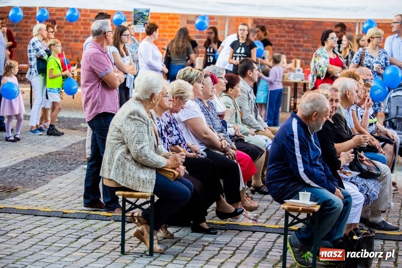 Zdjęcie w galerii na portalu naszraciborz.pl: Koncert Finałowy XXVII Festiwalu Spotkałem Pana na Placu Dominikańskim wiadomości z regionu