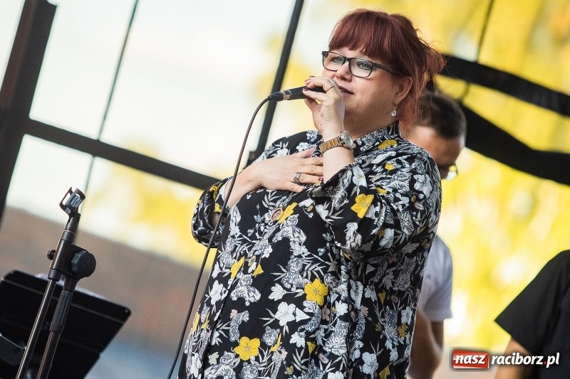 Zdjęcie w galerii na portalu naszraciborz.pl: Koncert Finałowy XXVII Festiwalu Spotkałem Pana na Placu Dominikańskim wiadomości z regionu