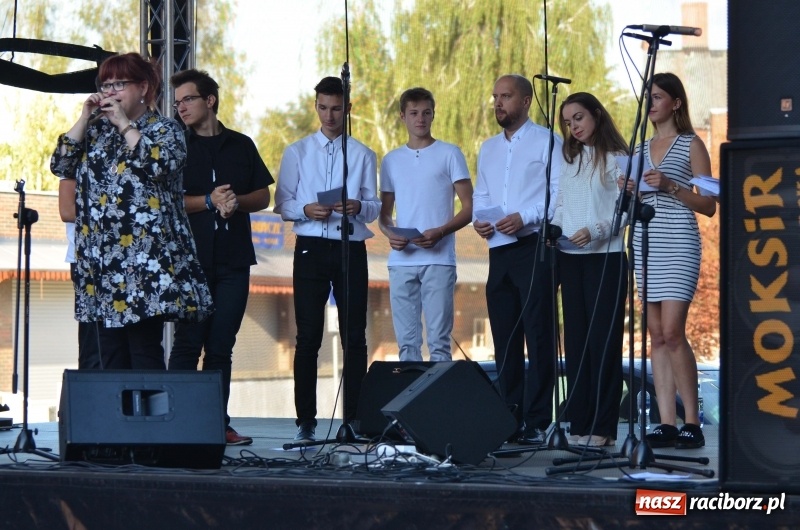 Zdjęcie w galerii na portalu naszraciborz.pl: Koncert Finałowy XXVII Festiwalu Spotkałem Pana na Placu Dominikańskim wiadomości z regionu