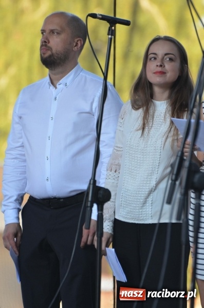 Zdjęcie w galerii na portalu naszraciborz.pl: Koncert Finałowy XXVII Festiwalu Spotkałem Pana na Placu Dominikańskim wiadomości z regionu