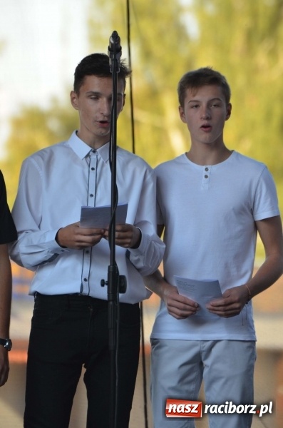 Zdjęcie w galerii na portalu naszraciborz.pl: Koncert Finałowy XXVII Festiwalu Spotkałem Pana na Placu Dominikańskim wiadomości z regionu