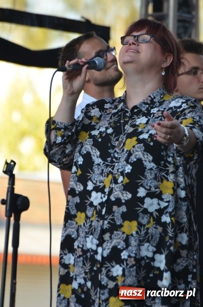 Zdjęcie w galerii na portalu naszraciborz.pl: Koncert Finałowy XXVII Festiwalu Spotkałem Pana na Placu Dominikańskim wiadomości z regionu
