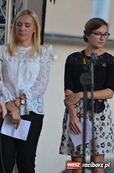 Zdjęcie w galerii na portalu naszraciborz.pl: Koncert Finałowy XXVII Festiwalu Spotkałem Pana na Placu Dominikańskim wiadomości z regionu