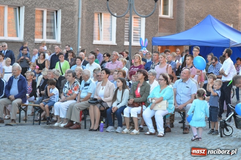 Zdjęcie w galerii na portalu naszraciborz.pl: Koncert Finałowy XXVII Festiwalu Spotkałem Pana na Placu Dominikańskim wiadomości z regionu