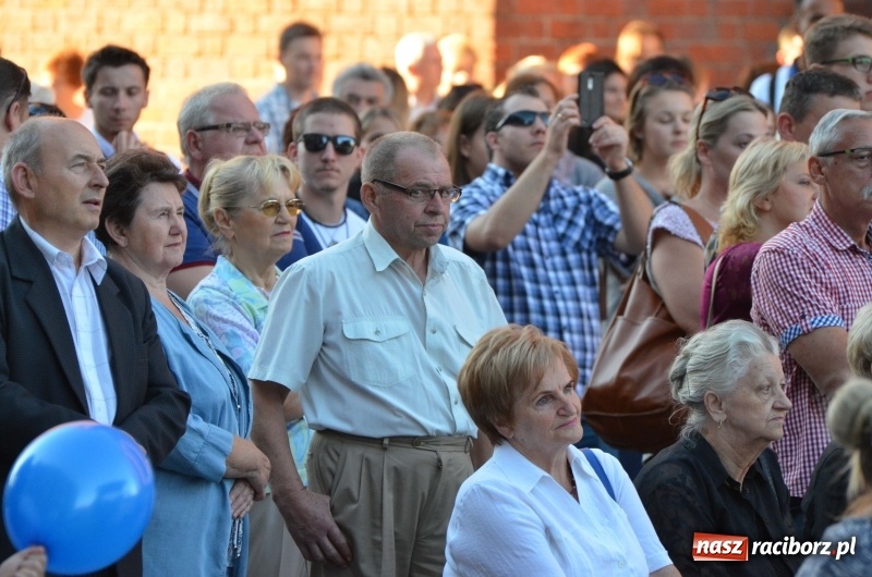 Zdjęcie w galerii na portalu naszraciborz.pl: Koncert Finałowy XXVII Festiwalu Spotkałem Pana na Placu Dominikańskim wiadomości z regionu