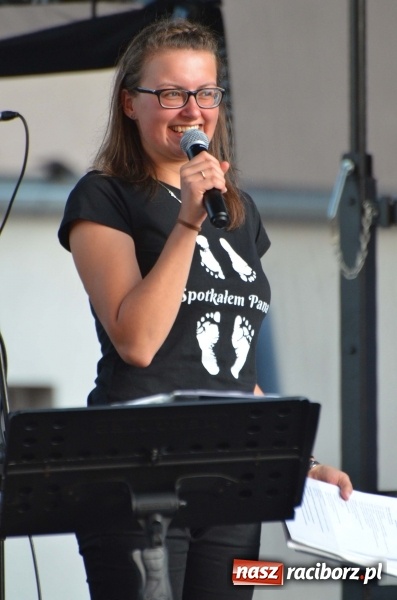 Zdjęcie w galerii na portalu naszraciborz.pl: Koncert Finałowy XXVII Festiwalu Spotkałem Pana na Placu Dominikańskim wiadomości z regionu