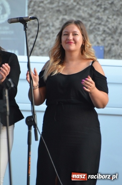 Zdjęcie w galerii na portalu naszraciborz.pl: Koncert Finałowy XXVII Festiwalu Spotkałem Pana na Placu Dominikańskim wiadomości z regionu