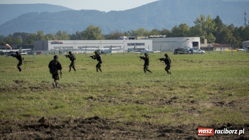 Zdjęcie w galerii na portalu naszraciborz.pl: Latająca Ostrawa! Zakończenie Dni NATO & Dni Sił Powietrznych AczR wiadomości z regionu