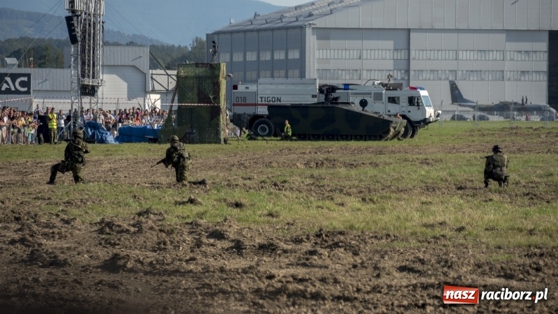 Zdjęcie w galerii na portalu naszraciborz.pl: Latająca Ostrawa! Zakończenie Dni NATO & Dni Sił Powietrznych AczR wiadomości z regionu