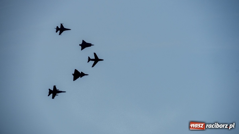 Zdjęcie w galerii na portalu naszraciborz.pl: Latająca Ostrawa! Zakończenie Dni NATO & Dni Sił Powietrznych AczR wiadomości z regionu