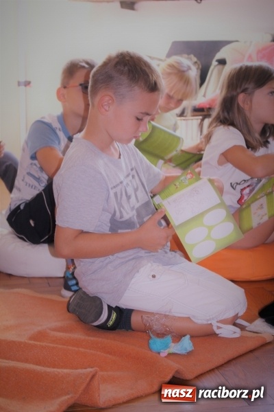 Zdjęcie w galerii na portalu naszraciborz.pl: Promocja Bajkowej Odry w Gminnym Centrum Kultury w Nędzy wiadomości z regionu