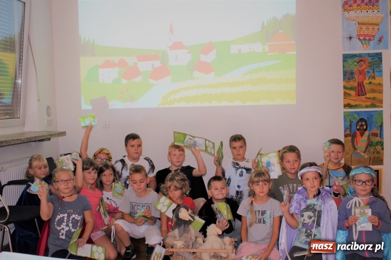 Zdjęcie w galerii na portalu naszraciborz.pl: Promocja Bajkowej Odry w Gminnym Centrum Kultury w Nędzy wiadomości z regionu