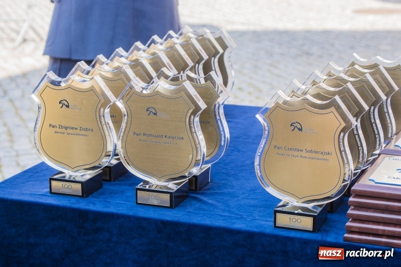 Zdjęcie w galerii na portalu naszraciborz.pl: Zakład Karny w Raciborzu ma od dziś sztandar FOTO i WIDEO  wiadomości z regionu