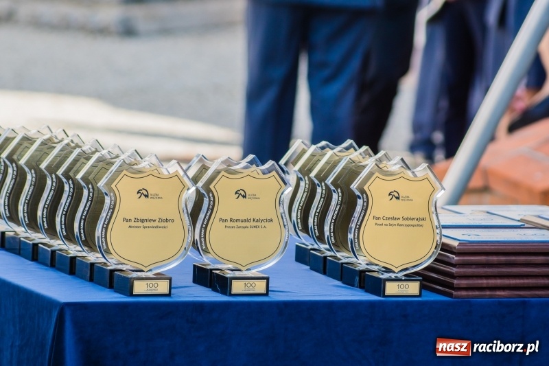 Zdjęcie w galerii na portalu naszraciborz.pl: Zakład Karny w Raciborzu ma od dziś sztandar FOTO i WIDEO  wiadomości z regionu