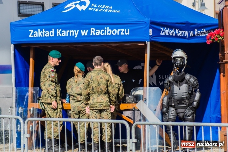 Zdjęcie w galerii na portalu naszraciborz.pl: Zakład Karny w Raciborzu ma od dziś sztandar FOTO i WIDEO  wiadomości z regionu