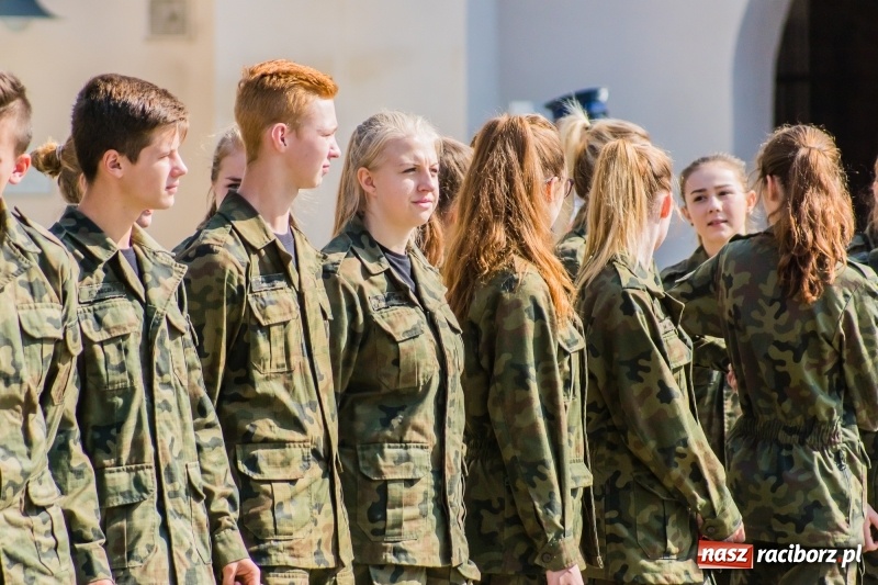 Zdjęcie w galerii na portalu naszraciborz.pl: Zakład Karny w Raciborzu ma od dziś sztandar FOTO i WIDEO  wiadomości z regionu