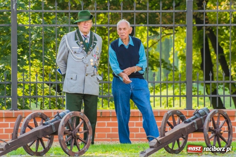 Zdjęcie w galerii na portalu naszraciborz.pl: Zakład Karny w Raciborzu ma od dziś sztandar FOTO i WIDEO  wiadomości z regionu