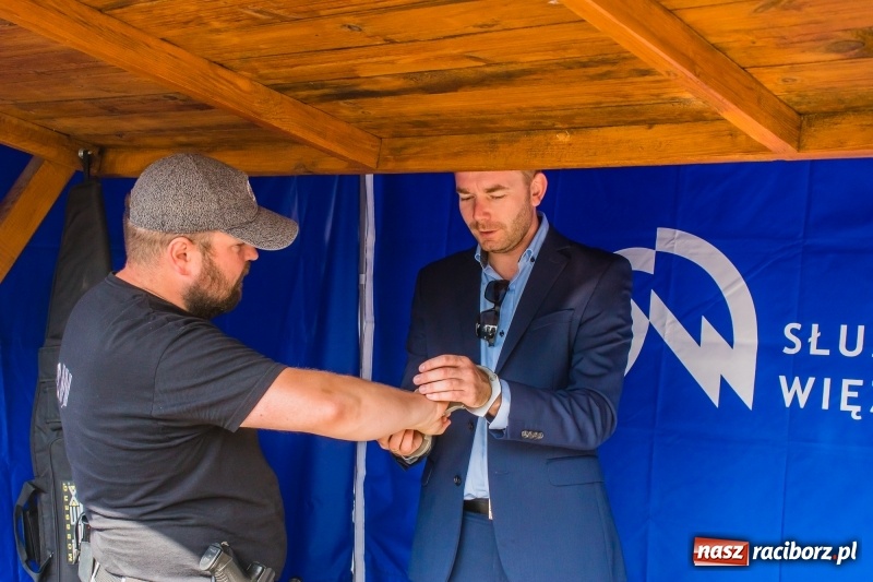 Zdjęcie w galerii na portalu naszraciborz.pl: Zakład Karny w Raciborzu ma od dziś sztandar FOTO i WIDEO  wiadomości z regionu