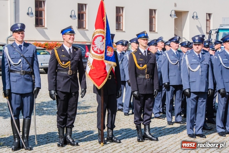 Zdjęcie w galerii na portalu naszraciborz.pl: Zakład Karny w Raciborzu ma od dziś sztandar FOTO i WIDEO  wiadomości z regionu