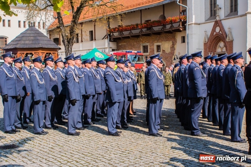 Zdjęcie w galerii na portalu naszraciborz.pl: Zakład Karny w Raciborzu ma od dziś sztandar FOTO i WIDEO  wiadomości z regionu