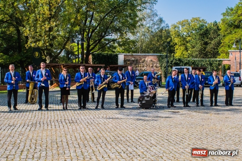 Zdjęcie w galerii na portalu naszraciborz.pl: Zakład Karny w Raciborzu ma od dziś sztandar FOTO i WIDEO  wiadomości z regionu