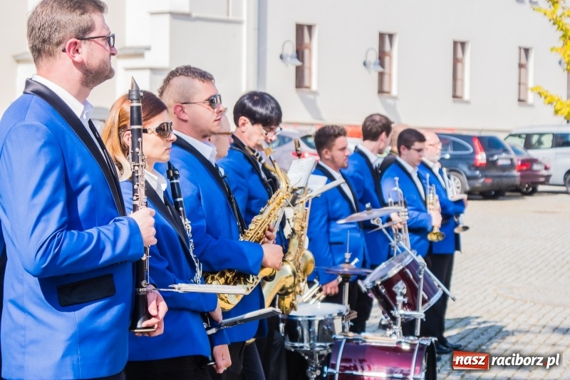 Zdjęcie w galerii na portalu naszraciborz.pl: Zakład Karny w Raciborzu ma od dziś sztandar FOTO i WIDEO  wiadomości z regionu