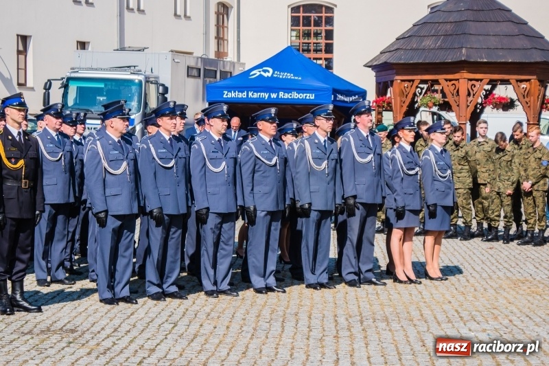 Zdjęcie w galerii na portalu naszraciborz.pl: Zakład Karny w Raciborzu ma od dziś sztandar FOTO i WIDEO  wiadomości z regionu