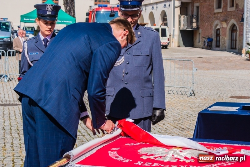 Zdjęcie w galerii na portalu naszraciborz.pl: Zakład Karny w Raciborzu ma od dziś sztandar FOTO i WIDEO  wiadomości z regionu