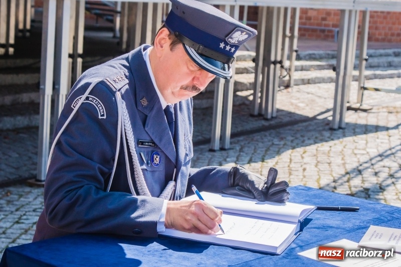 Zdjęcie w galerii na portalu naszraciborz.pl: Zakład Karny w Raciborzu ma od dziś sztandar FOTO i WIDEO  wiadomości z regionu