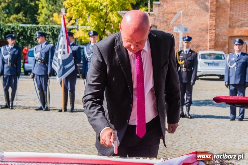 Zdjęcie w galerii na portalu naszraciborz.pl: Zakład Karny w Raciborzu ma od dziś sztandar FOTO i WIDEO  wiadomości z regionu