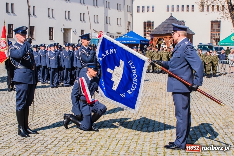 Zdjęcie w galerii na portalu naszraciborz.pl: Zakład Karny w Raciborzu ma od dziś sztandar FOTO i WIDEO  wiadomości z regionu