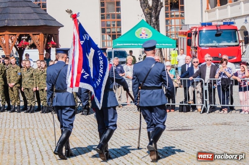 Zdjęcie w galerii na portalu naszraciborz.pl: Zakład Karny w Raciborzu ma od dziś sztandar FOTO i WIDEO  wiadomości z regionu