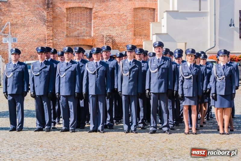 Zdjęcie w galerii na portalu naszraciborz.pl: Zakład Karny w Raciborzu ma od dziś sztandar FOTO i WIDEO  wiadomości z regionu