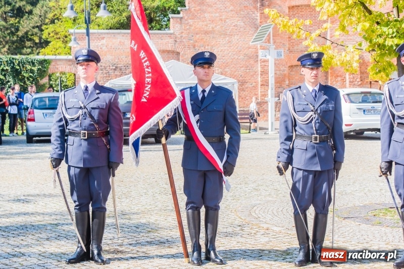 Zdjęcie w galerii na portalu naszraciborz.pl: Zakład Karny w Raciborzu ma od dziś sztandar FOTO i WIDEO  wiadomości z regionu
