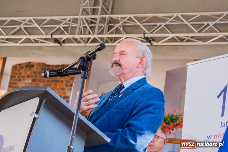 Zdjęcie w galerii na portalu naszraciborz.pl: Zakład Karny w Raciborzu ma od dziś sztandar FOTO i WIDEO  wiadomości z regionu