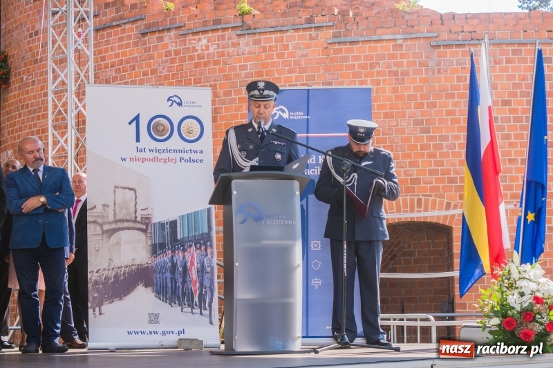Zdjęcie w galerii na portalu naszraciborz.pl: Zakład Karny w Raciborzu ma od dziś sztandar FOTO i WIDEO  wiadomości z regionu