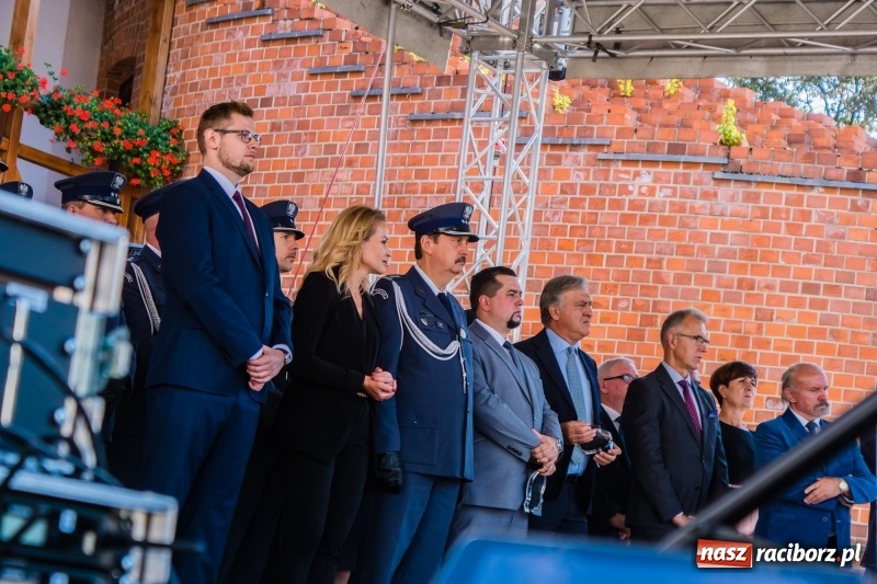 Zdjęcie w galerii na portalu naszraciborz.pl: Zakład Karny w Raciborzu ma od dziś sztandar FOTO i WIDEO  wiadomości z regionu