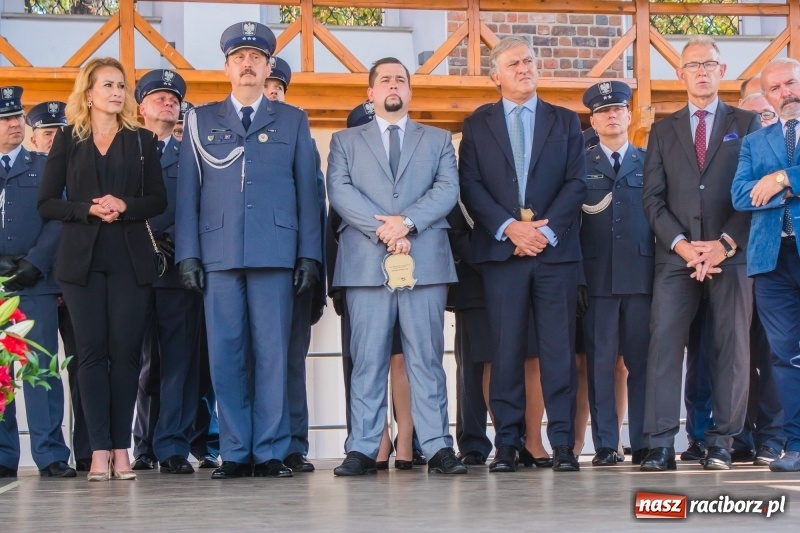 Zdjęcie w galerii na portalu naszraciborz.pl: Zakład Karny w Raciborzu ma od dziś sztandar FOTO i WIDEO  wiadomości z regionu