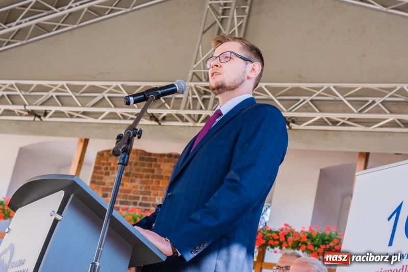 Zdjęcie w galerii na portalu naszraciborz.pl: Zakład Karny w Raciborzu ma od dziś sztandar FOTO i WIDEO  wiadomości z regionu