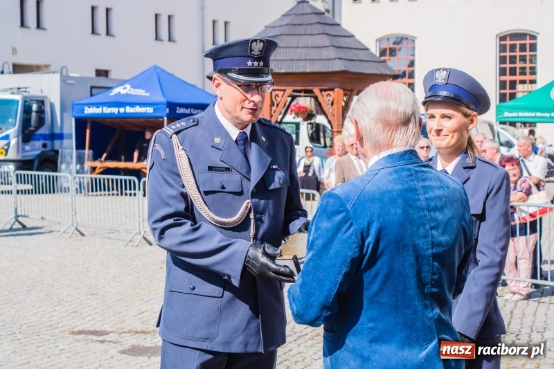 Zdjęcie w galerii na portalu naszraciborz.pl: Zakład Karny w Raciborzu ma od dziś sztandar FOTO i WIDEO  wiadomości z regionu