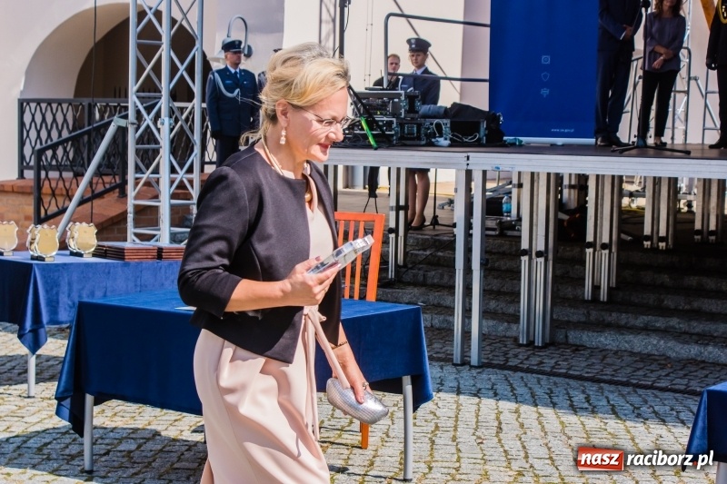 Zdjęcie w galerii na portalu naszraciborz.pl: Zakład Karny w Raciborzu ma od dziś sztandar FOTO i WIDEO  wiadomości z regionu