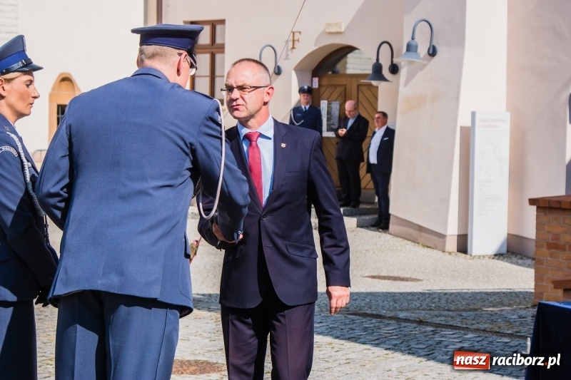 Zdjęcie w galerii na portalu naszraciborz.pl: Zakład Karny w Raciborzu ma od dziś sztandar FOTO i WIDEO  wiadomości z regionu