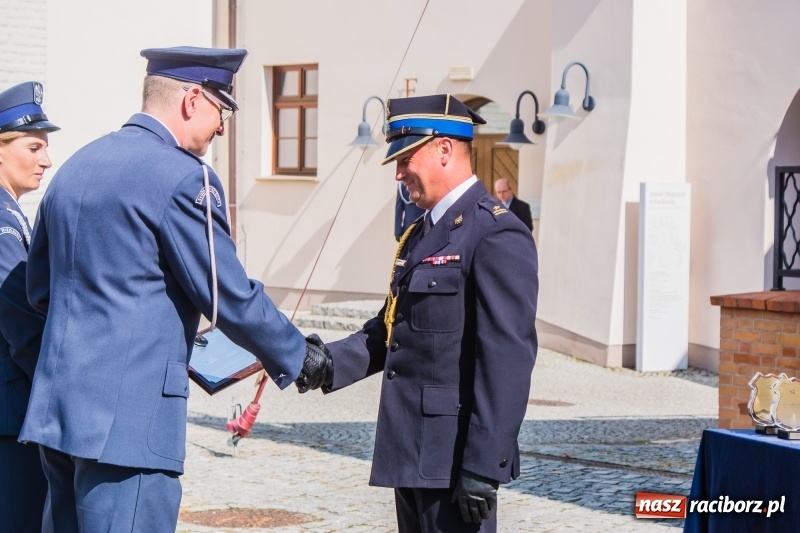 Zdjęcie w galerii na portalu naszraciborz.pl: Zakład Karny w Raciborzu ma od dziś sztandar FOTO i WIDEO  wiadomości z regionu